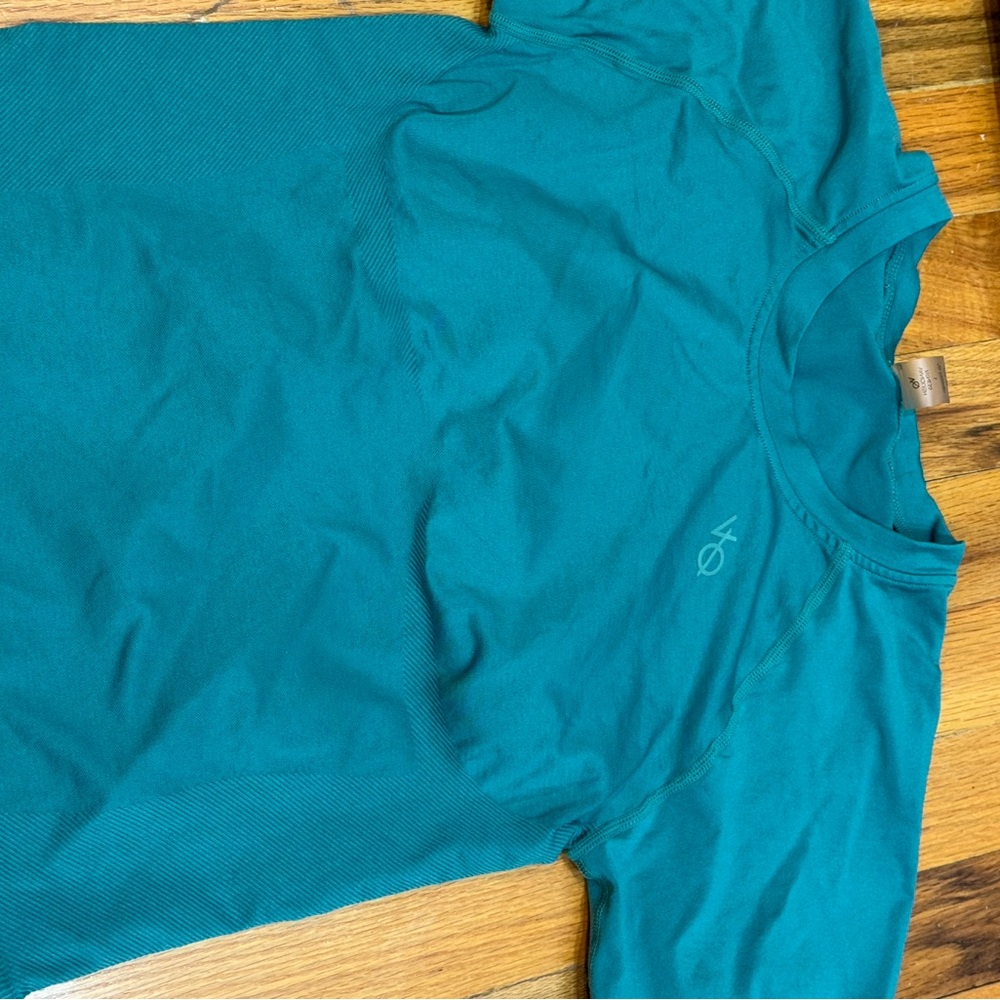 Work out top - Picture 6 of 7